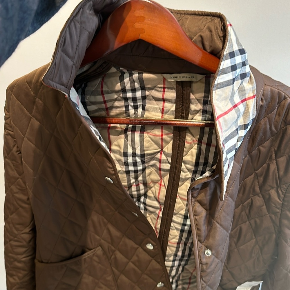 Burberry London Brown Printed Pointed Collar with snaps and pockets. 100% cotton
